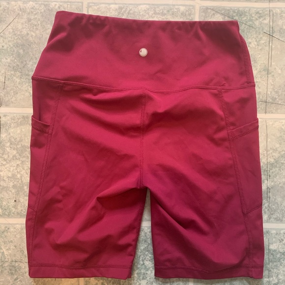 Yogalicious biker shorts size small - Picture 2 of 3
